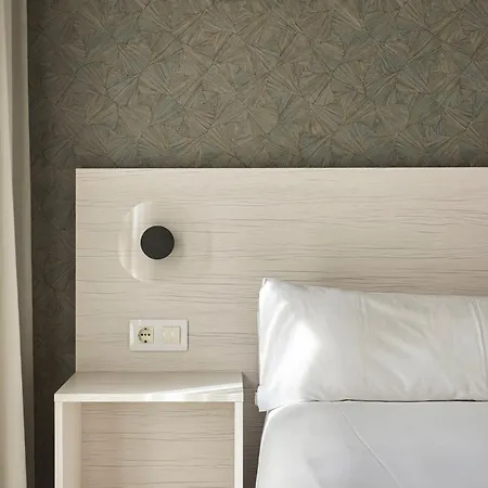 Rice Bulevar Hotel 3*
